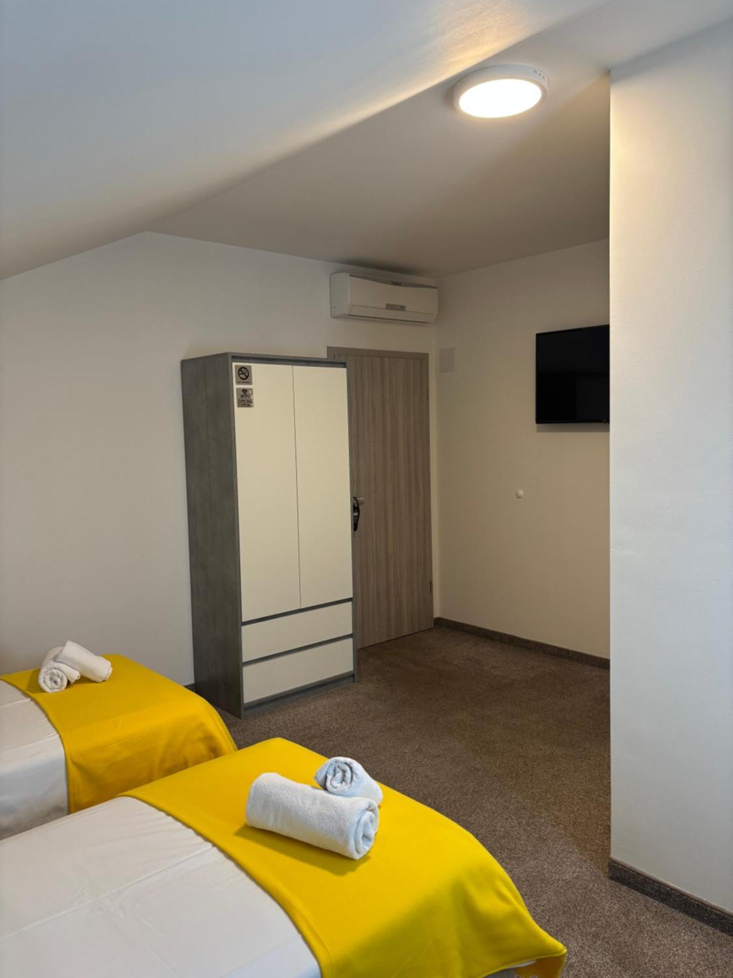 London Rooms Zagreb Airport Velika Gorica Exterior photo